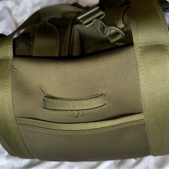 Medium LANDON NEOPRENE CARRYALL BAG - Picture 4 of 5